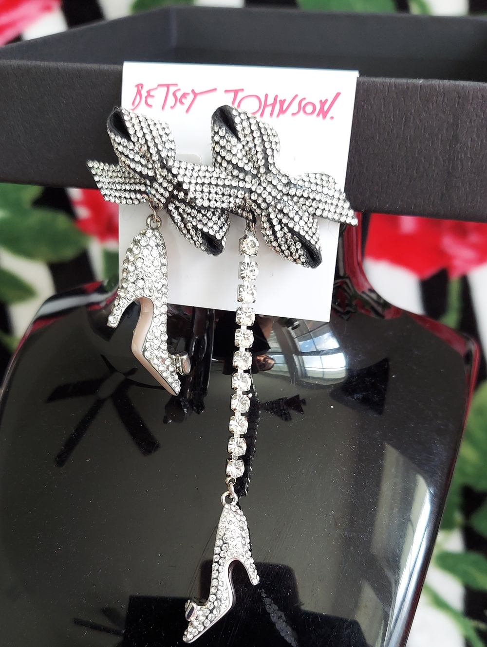 Nwt Betsey Johnson Silver Crystal Bow & High Heel Drop Earrings